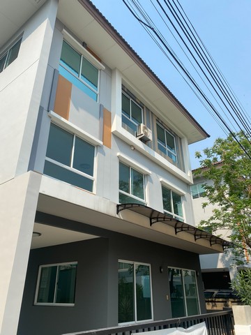 HS0008 ขายบ้านเดี่ยว 3 ชั้น พร้อมเข้าอยู่ โครงการหรู หมู่บ้าน คาซ่า พรีเมี่ยม พระราม 2