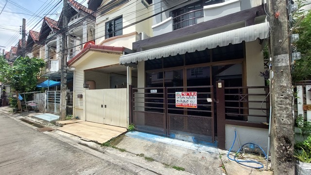 ขายด่วนหมู่บ้านเลิศอุบล เพียงแค่ 1.3 ล้าน ถนนพระยาสุเรนท์ ซอย 44
