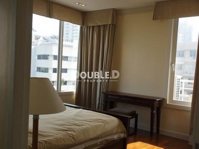 Siri Residence 2 bedrooms BTS Phromphong sale 18 mb Tel : 082-626-8246