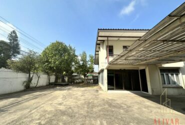 RH031523 ให้เช่าที่ดินพร้อมบ้าน 2 อาคาร ซอยเมฆสวัสดิ์ เย็นอากาศ มีที่จอดรถ