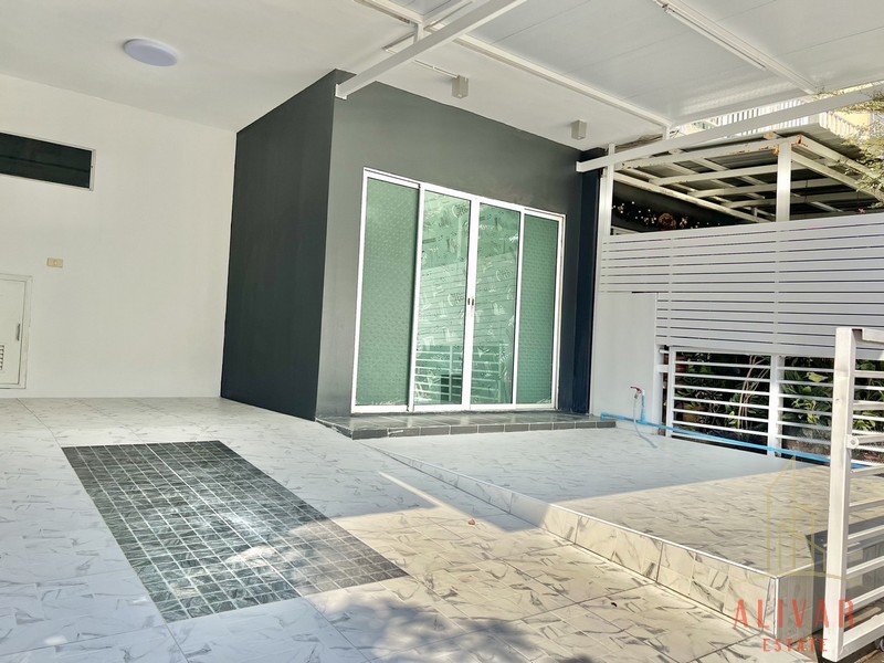SH030123 ขาย บ้านเดี่ยว 2 ชั้น เดอะคอนเนค 15 ซ.เฉลิมพระเกียรติ 87 ประเวศ ตกแต่งใหม่ พร้อมอ