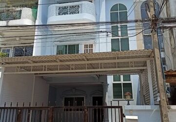 359ForRentทาวน์โฮม 3ชั้น 36ตร.ว 4นอน3น้ำ2ที่จอดรถ ประดิษฐ์มนูธรรม5 ใกล้ทางด่วนรามอินทรา, รถไฟฟ้าสายสีเหลืองเพียง900ม.ใกล้เซ็นทรัล อีสต์วิลล์