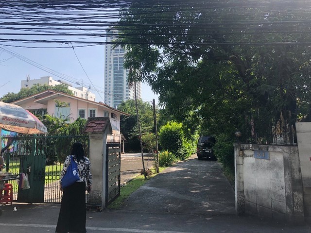 357ForRentบ้านเกือบ 5ไร่ย่านพระราม4 สุขุมวิท42 ซอยรูเบีย ใกล้ถนนใหญ่ ห่างรถไฟฟ้า BTSเอกมัย เพียง 600เมตร ใกล้ทางด่วน ธุรกิจทุกประเภท