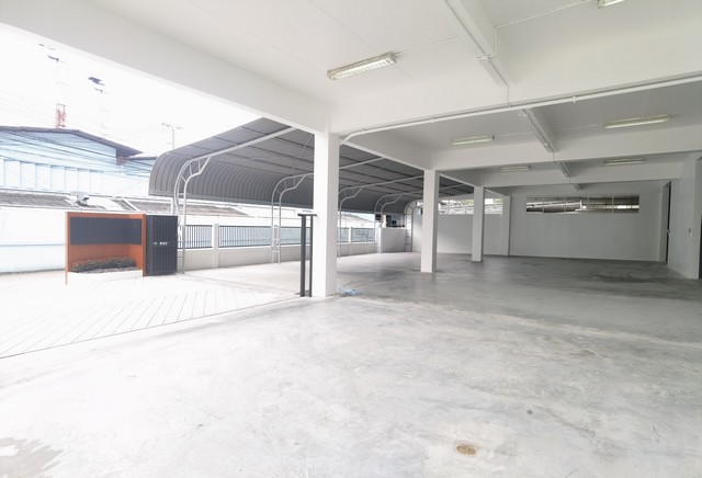 365Rent3oo,ooo. สำนักงาน3ชั้นพร้อมโกดังพื้นที่ใช้สอย 2,042ตร.ม สุขุมวิท107 ซอยแบริ่ง15 ย่านบางนา ใกล้ BTSแบริ่ง