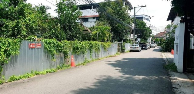 ขายที่ดินพร้อมบ้าน 356.8 ตารางวา อำเภอเมือง #หนองป่าครั่ง  16 ล้าน