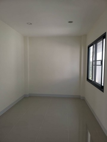 บ้านสไตล์โมเดิร์น  ปาล์มการ์เด้น4 หางดง  ขายเพียง  2.79 ล้านเท่านั้น